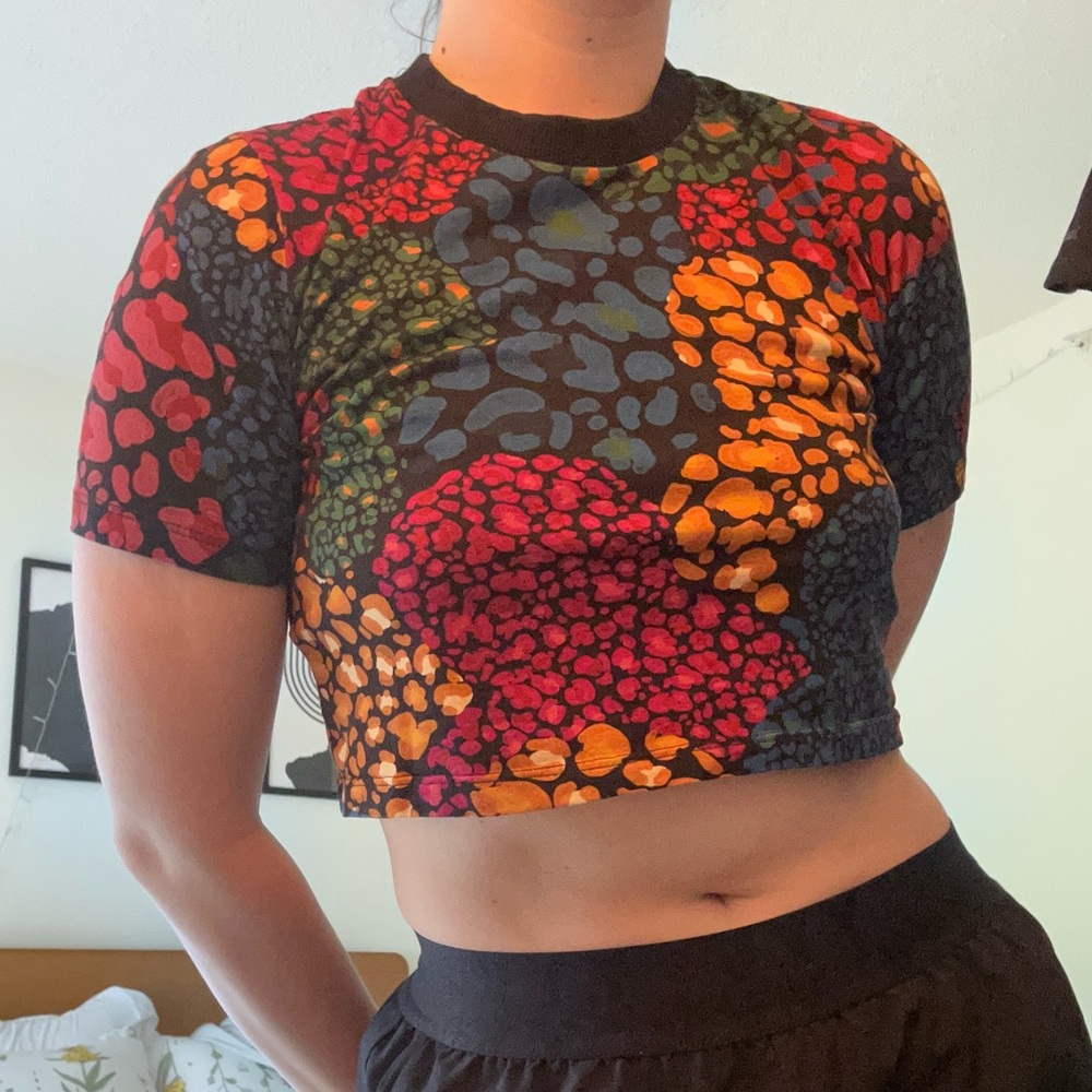 FARM Rio Multicolor Abstract Spot Crop Top - Black Base - Picture 3 of 7